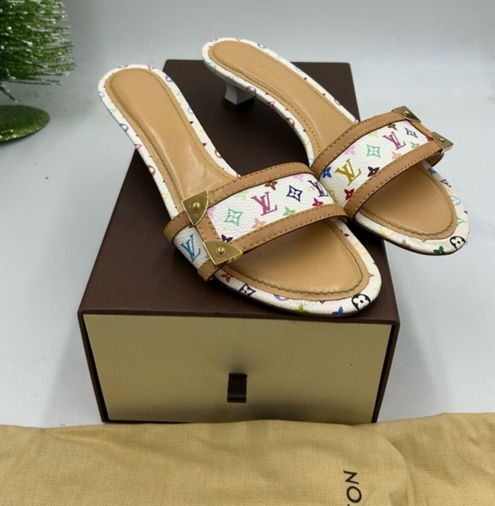 Women's Louis Vuitton iconic monogram slide kitten heels size 39.5 made in Italy
